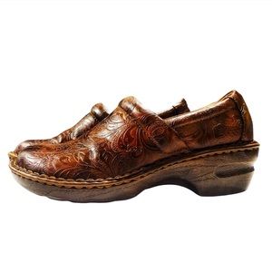 B.O.C. Peggy Slip-On Clog Nursing Clog Faux Leather Size 9 Embossed Deaign